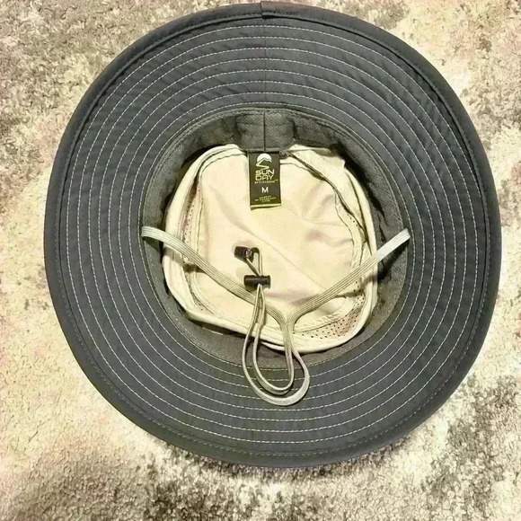 Classic Cream Bucket Hat - Picture 3 of 3